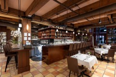 Cioppinos-Bar-1