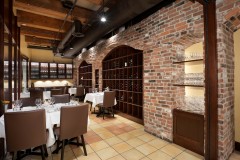 Cioppinos-Room-2