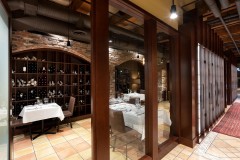Cioppinos-Room-2B